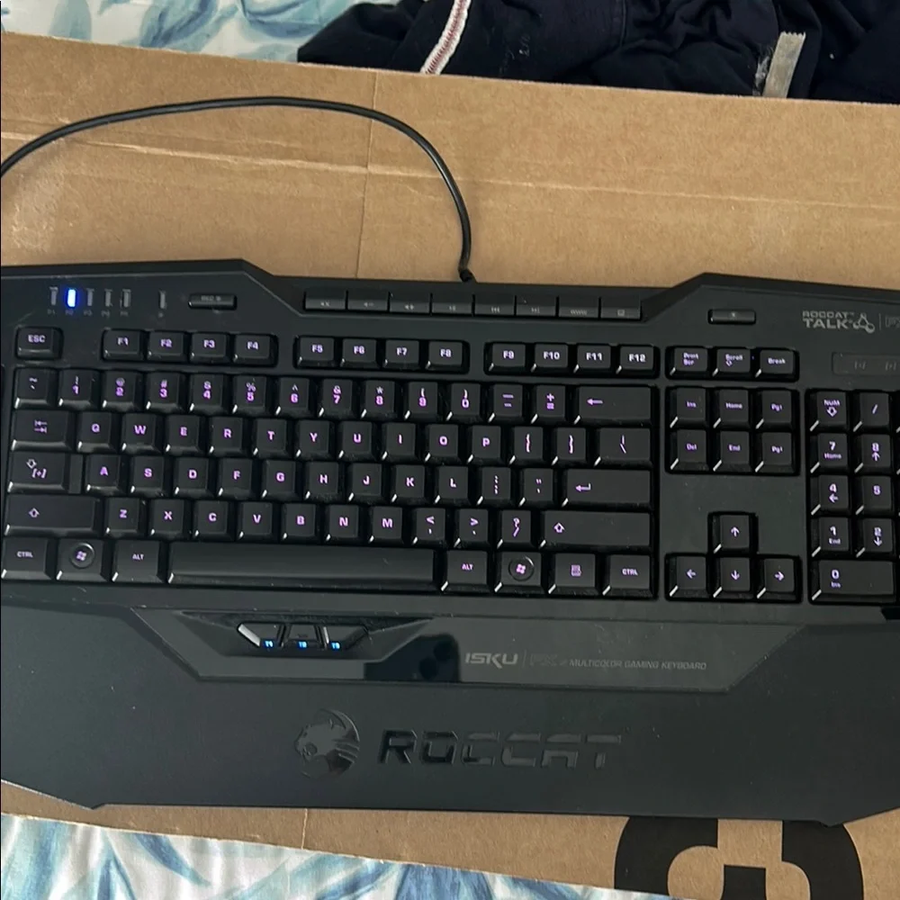 Roccat ISKU/FX Gaming Keyboard